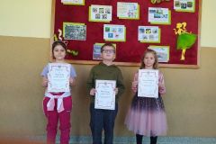 7668713640984983158